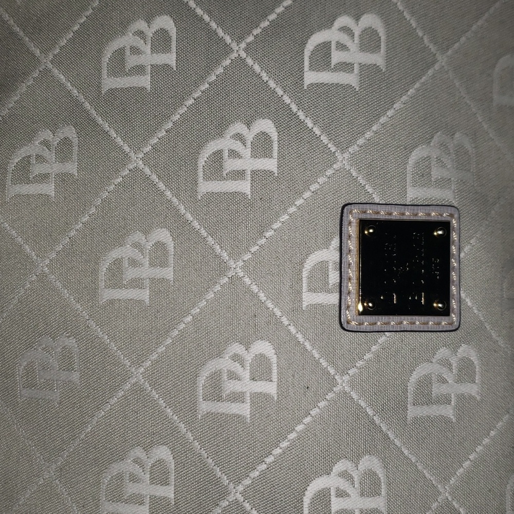 Dooney & Bourke Maxi Quilt Sydney - Picture 3 of 11
